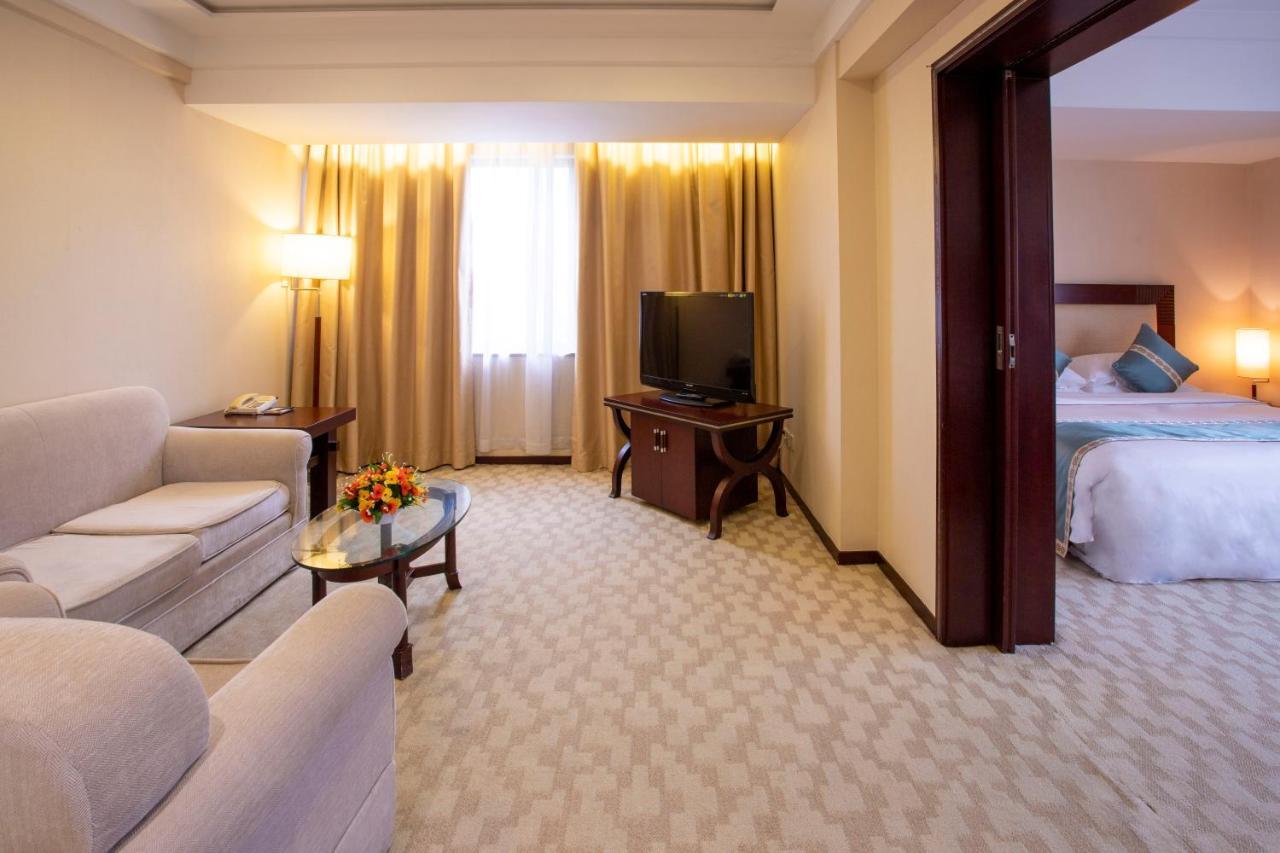 Guangdong Victory Hotel -Shamian Island Гуанчжоу Экстерьер фото