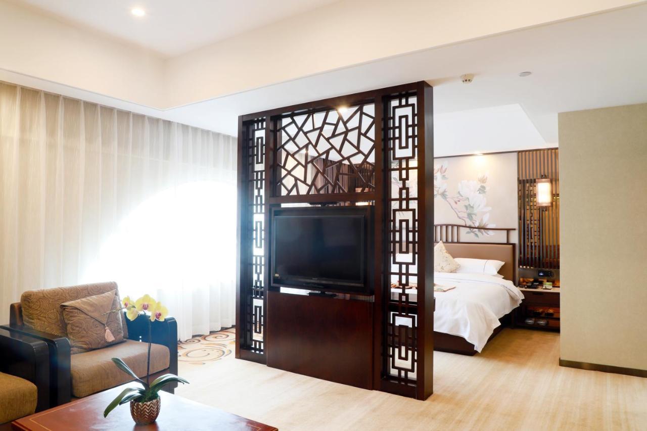 Guangdong Victory Hotel -Shamian Island Гуанчжоу Экстерьер фото
